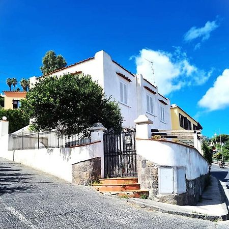 Brecchembe - Holiday Home In The Center Of Lacco Ameno Lacco Ameno  ภายนอก รูปภาพ