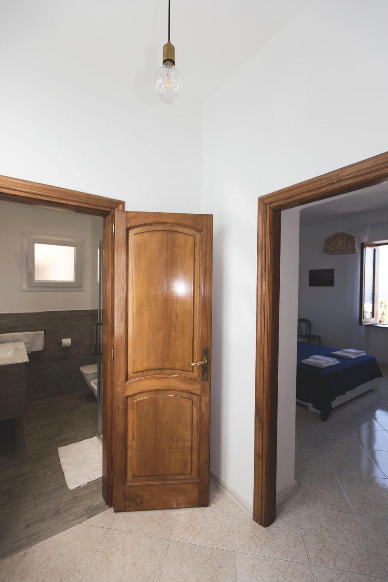 Brecchembe - Holiday Home In The Center Of Lacco Ameno Lacco Ameno  ภายนอก รูปภาพ