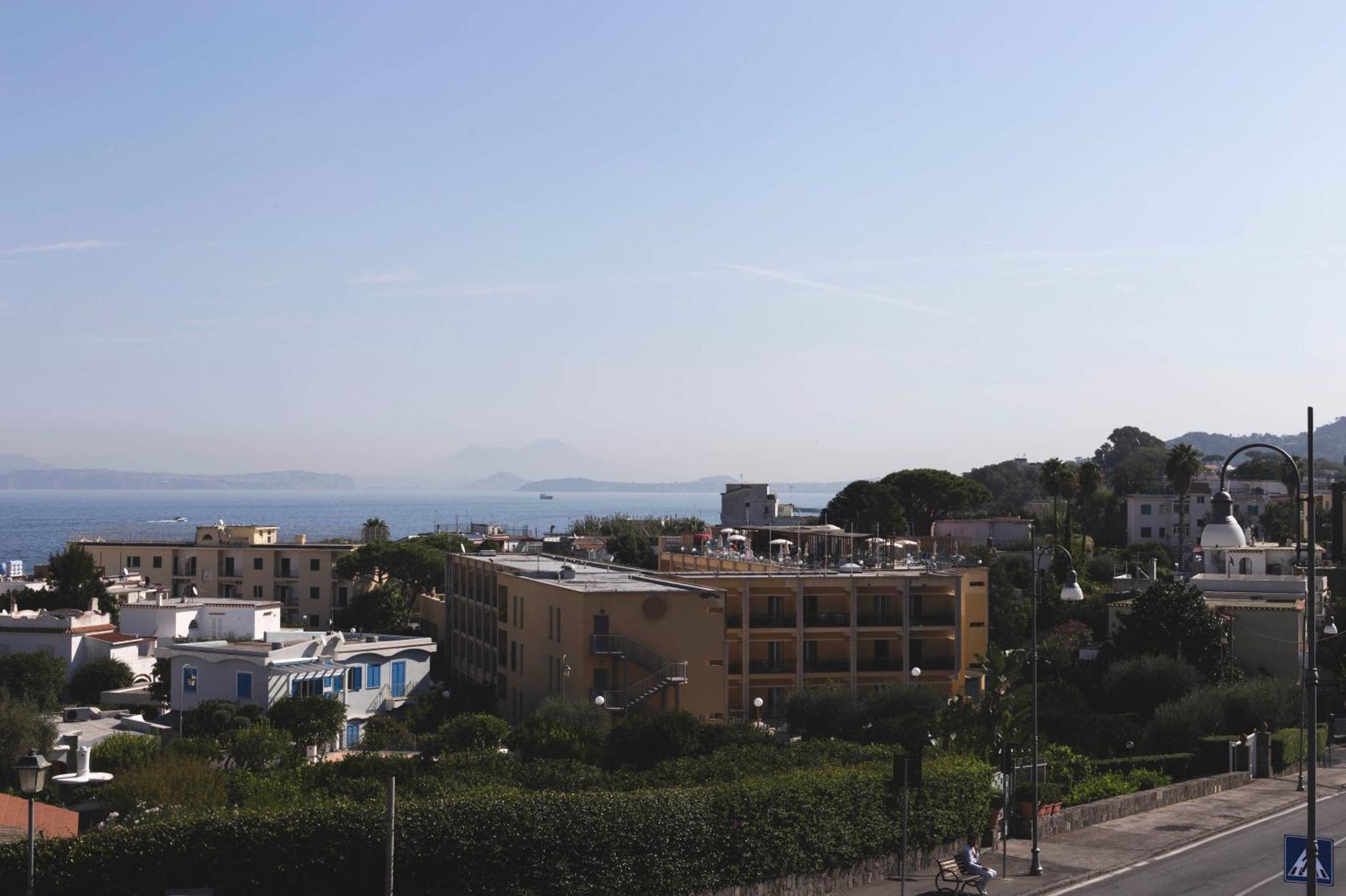 Brecchembe - Holiday Home In The Center Of Lacco Ameno Lacco Ameno  ภายนอก รูปภาพ